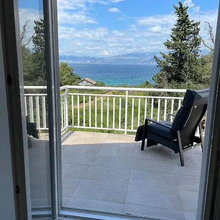 Off Grid Robinson House Karmen *