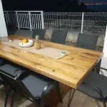 Hébergement de vacances Off Grid Robinson House Karmen *