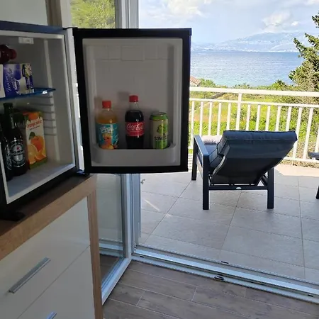 Off Grid Robinson House Karmen Ferienhaus *