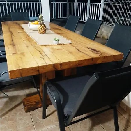 Off Grid Robinson House Karmen 펜션 수티반