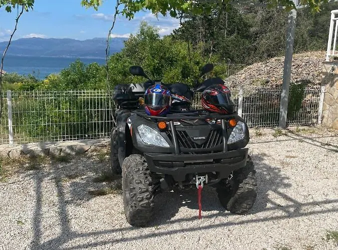 Off Grid Robinson House Karmen